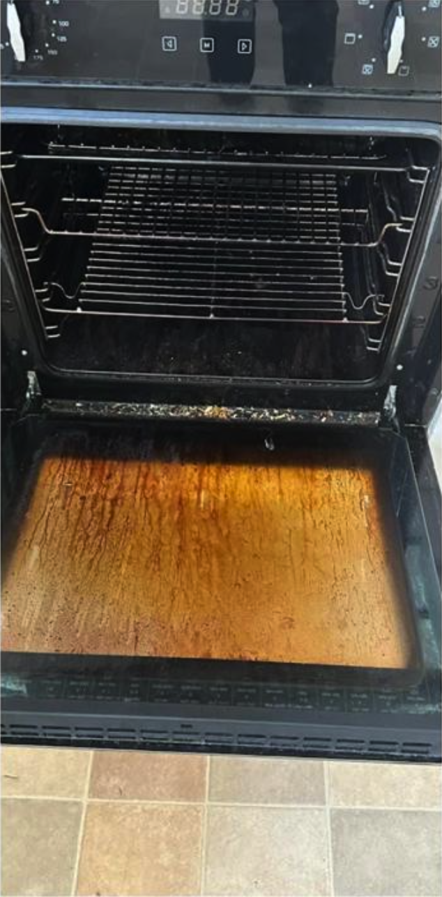 Oven before deep cleaning — angle 2